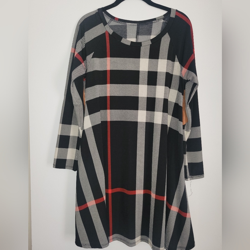 Black and White Raglan Sleeve A-Line Tunic